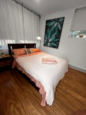 Bondi Stylish Bedroom Close to the Beach Sydney